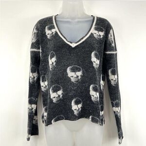 Aqua 100% Cashmere Classic Black Knitwear sweater 
v neck